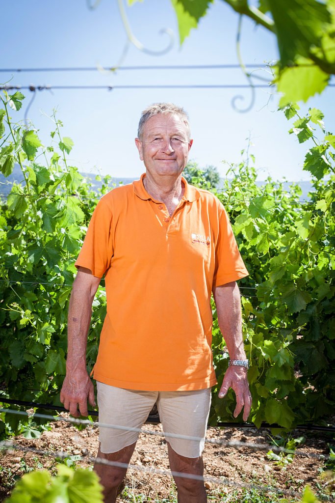Raymond Hugues, viticulteur, St Saturnin Les Apt, Luberon, France - 2016/06/22 © Denis Dalmasso